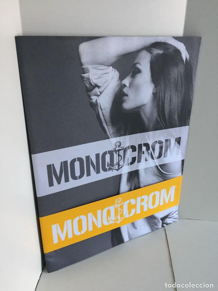 Coleccionismo de Revistas y Peri&oacute;dicos: MONOCROM. SPRING SUMMER 2011. DAFF. UNINOMINALE. REVISTA MODA, DISE&Ntilde;O Y FOTOGRAF&Iacute;A. FOTOS ADJUNTAS.