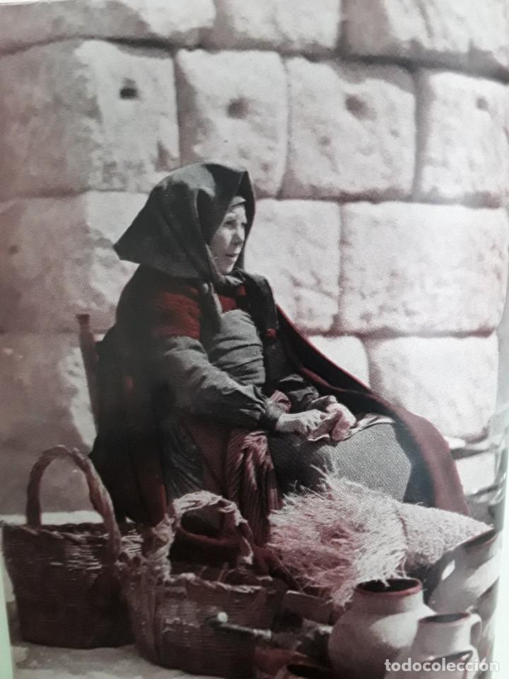 Collection Magazines and Newspapers: UNA VENDEDORA DE PUCHEROS EN EL AZOGUEJO SEGOVIANO.SEGOVIA HOJA A&Ntilde;O 1934