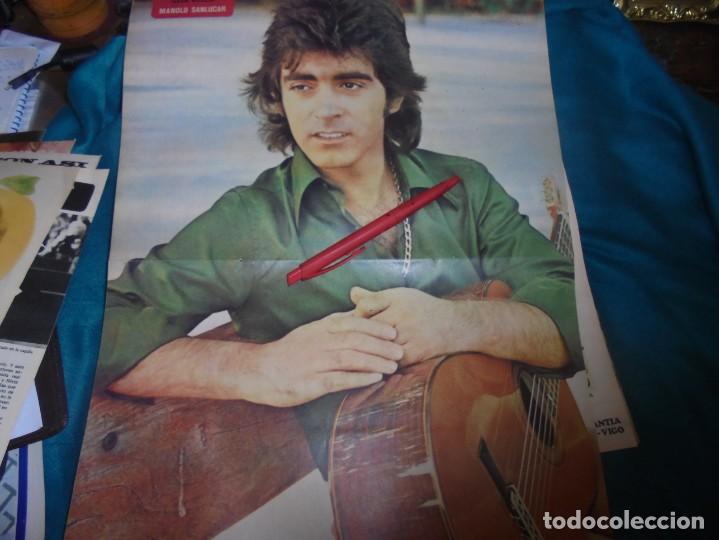 Coleccionismo de Revistas y Peri&oacute;dicos: RECORTE : POSTER : MANOLO SANLUCAR. 46 X 33 CM. SEMANA, JUNIO 1976 (#)