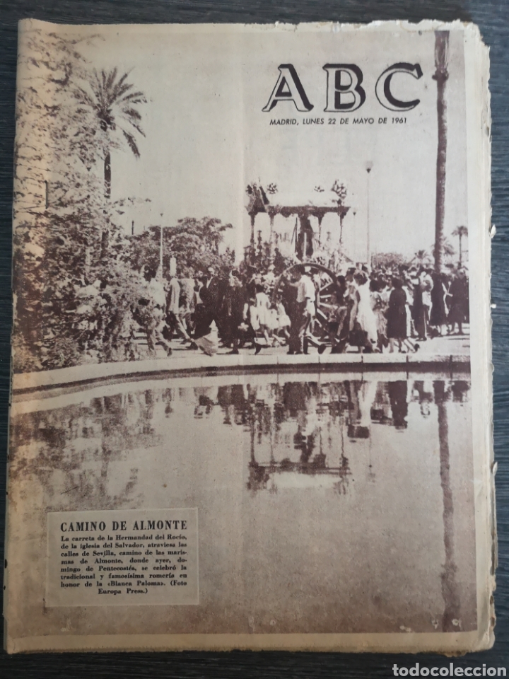Coleccionismo de Revistas y Peri&oacute;dicos: PERI&Oacute;DICO DIARIO ABC N.&ordm;17218 22 DE MAYO DE 1961 TRACTORES RENAULT, BADAJOZ