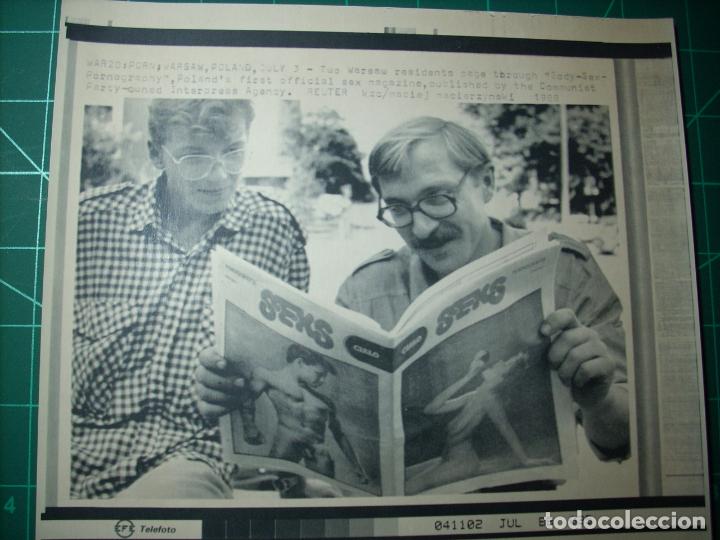 Colecionismo de Revistas e Jornais: WARSAW POLAND -3 JULY 1988-PORN FIRST OFFICIAL SEX MAGAZINE - SEXS -FOTO TELETIPO REUTER PHOTO KZC