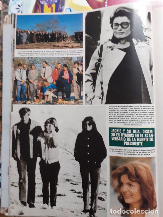 Sammeln von Zeitschriften und Zeitungen: JACQUELINE KENNEDY JACKOE ONASSIS
