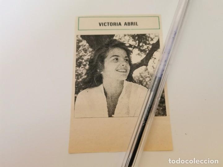 Coleccionismo de revistas y peri&oacute;dicos: VICTORIA ABRIL RECORTE REVISTA 1977