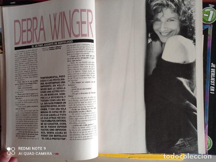 Sammeln von Zeitschriften und Zeitungen: DEBRA WINGER
