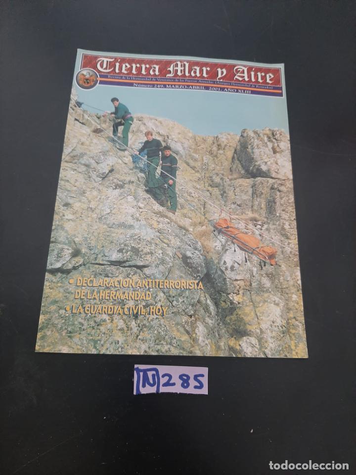 Collection Magazines and Newspapers: Tierra mar y aire