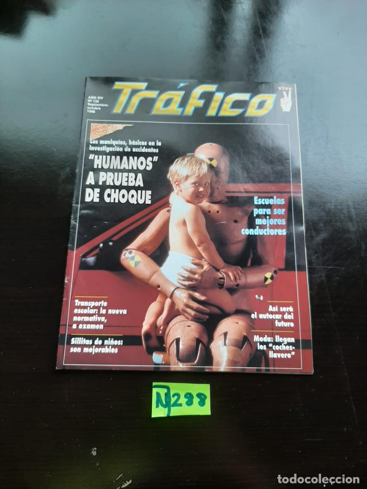 Collection Magazines and Newspapers: Tr&aacute;fico