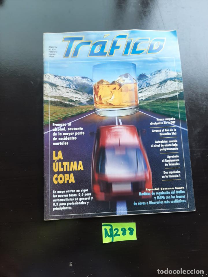 Collection Magazines and Newspapers: Tr&aacute;fico