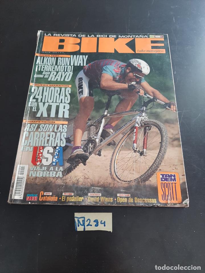 Sammeln von Zeitschriften und Zeitungen: Bike