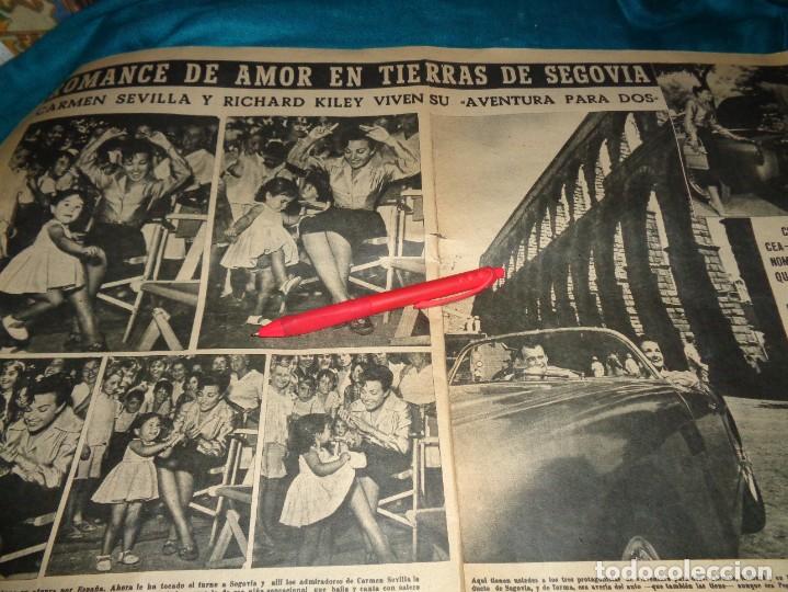 Coleccionismo de Revistas y Peri&oacute;dicos: RECORTE : CARMEN SEVILLA Y RICHARD KILEY EN SEGOVIA. TRIUNFO, AGTO 1956