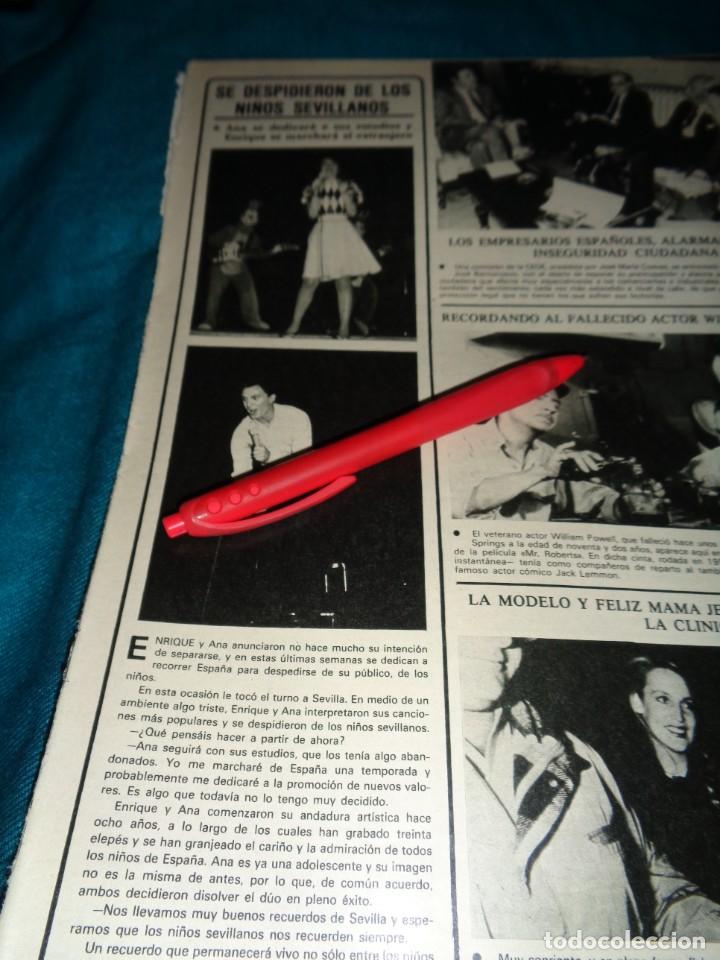 Collectionnisme de Revues et Journaux: RECORTE : ENRIQUE Y ANA, SE DESPIDEN DE LOS NI&Ntilde;OS SEVILLANOS. SEMANA, MARZO 1984(#)