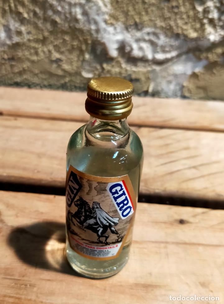 Coleccionismo de revistas y peri&oacute;dicos: BOTELLIN GINEBRA GIRO - LLENA