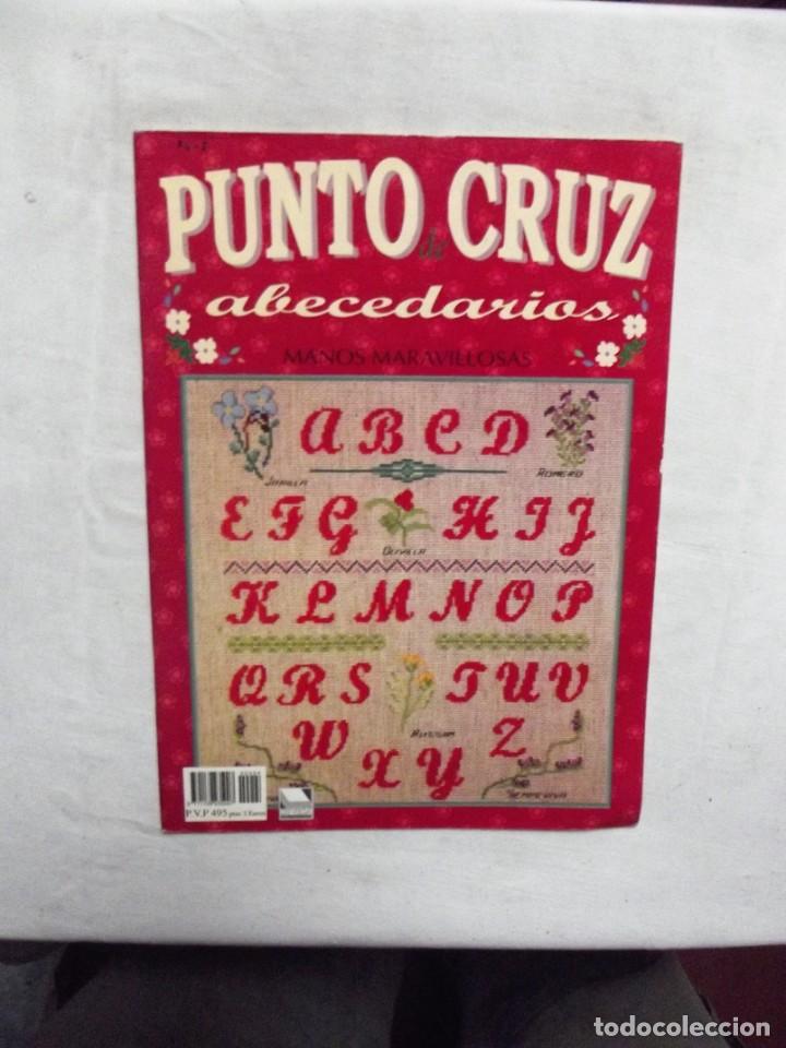 Collection Magazines and Newspapers: ABECEDARIOS EN PUNTO DE CRUZ