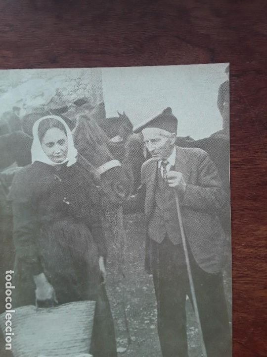 Coleccionismo de Revistas y Peri&oacute;dicos: FERIA EN LOS VALLES DE ANDORRA .PAREJA COMARCANOS 2 HOJAS REVISTA A&Ntilde;O 1933