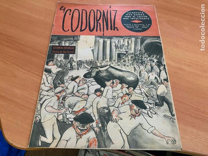 Coleccionismo de Revistas y Peri&oacute;dicos: LA CODORNIZ N&ordm; 716 PORTADA HERREROS. 7 AGOSTO 1955 FIESTAS SAN FERMIN (COD2)