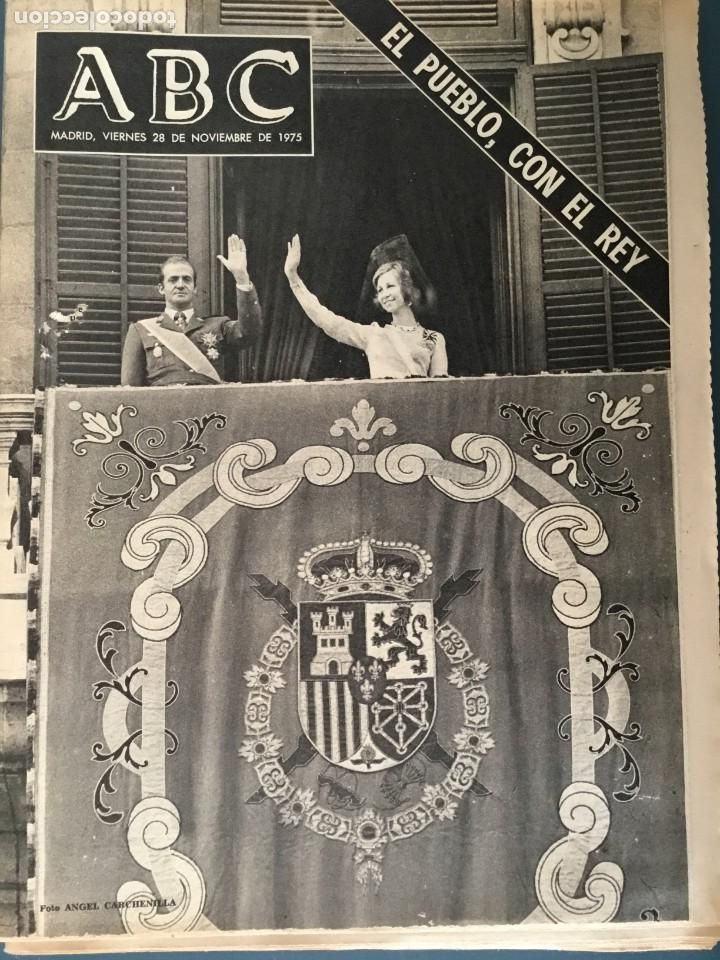 Coleccionismo de Revistas y Peri&oacute;dicos: PERIODICO ABC 28.11.1975. EL PUEBLO CON EL REY