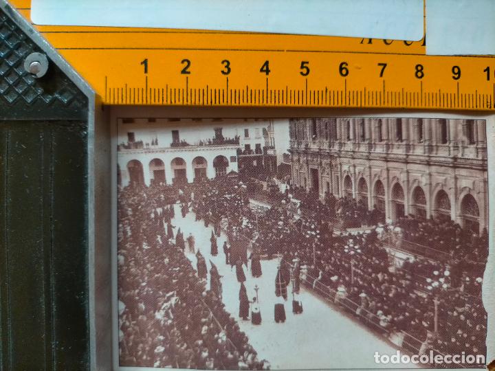 Colecionismo de Revistas e Jornais: antiguo recorte informacion grafica : sevilla viernes santo plaza de la cosntitucion a&ntilde;os 20/30