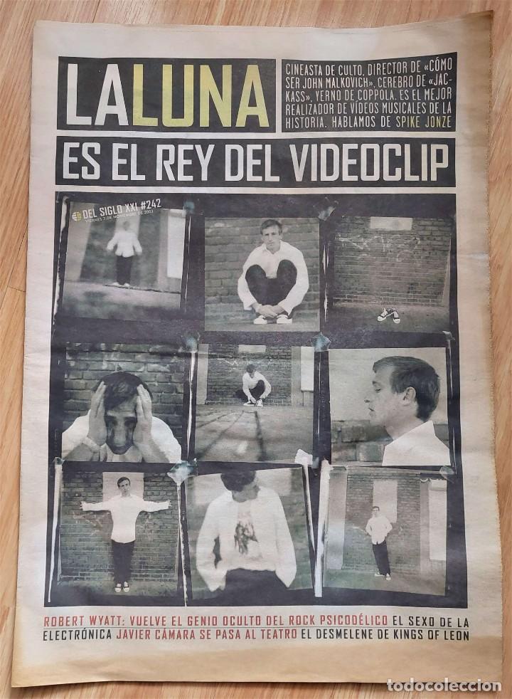 Coleccionismo de revistas y peri&oacute;dicos: La Luna del Siglo XXI 242 nov. 2003 (El Mundo) Spike Jonze, Robert Wyatt, Kings of Leon, J. C&aacute;mara