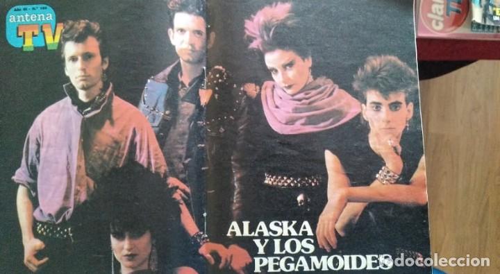 Coleccionismo de Revistas y Peri&oacute;dicos: POSTER ALASKA Y LOS PEGAMOIDES A&Ntilde;O 1982 REVISTA ANTENA TV