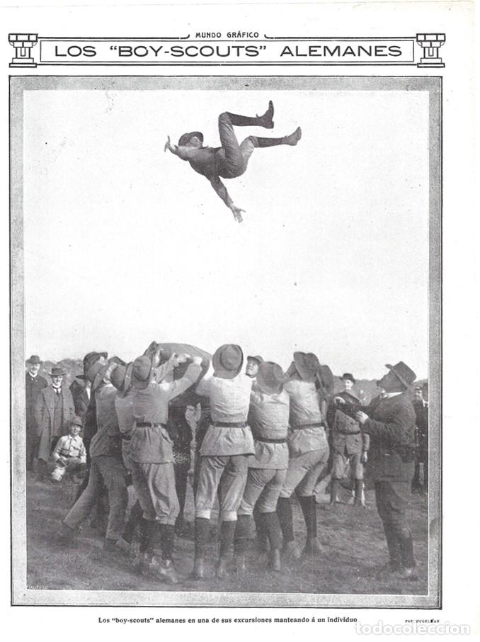 Coleccionismo de revistas y peri&oacute;dicos: 1912 HOJA REVISTA ALEMANIA BOY-SCOUTS ALEMANES MANTEANDO A UN EXPLORADOR