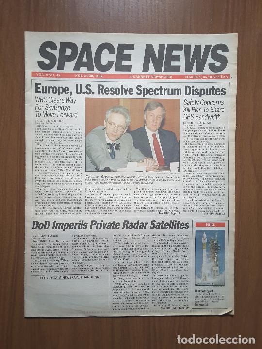 Collectionnisme de Revues et Journaux: Space News Vol. 8, No 45. Noticias del espacio. En ingl&eacute;s.
