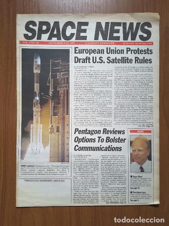 Collection Magazines and Newspapers: Space News Vol. 8, No 34. Noticias del espacio. En ingl&eacute;s.
