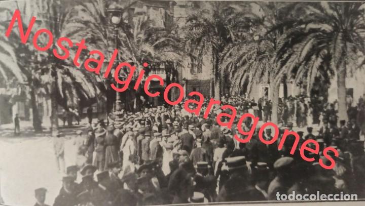 Collezionismo di Riviste e Giornali: Cadiz manifiestacion saliendo catedral Foto revista 191X