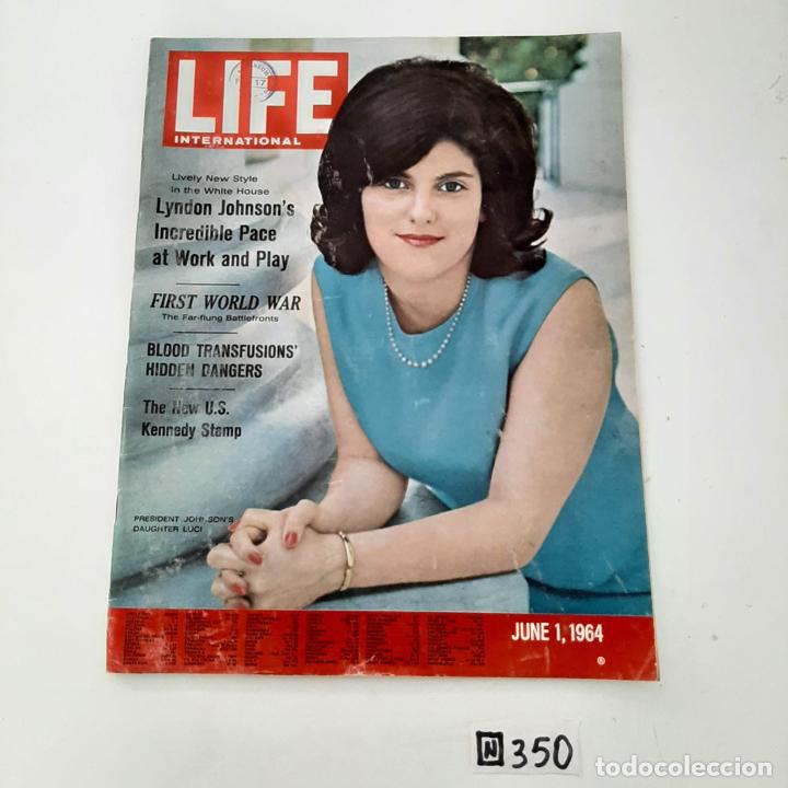 Collection Magazines and Newspapers: Life