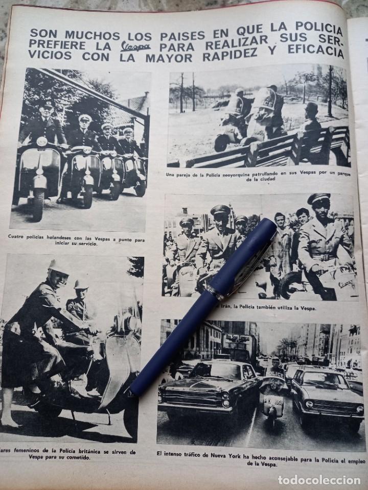 Coleccionismo de Revistas y Peri&oacute;dicos: PUBLICIDAD VINTAGE. ANUNCIO POLICIAS DEL MUNDO USAN MOTO VESPA. EXTRAIDO REVISTA 1967. 13X34 CM.
