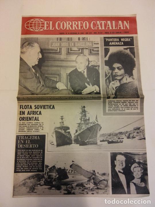Coleccionismo de Revistas y Peri&oacute;dicos: EL CORREO CATALAN. NOVIEMBRE 1968. 2 P&Aacute;GINAS. JOAN MIR&Oacute; EN BARCELONA. PANTERA NEGRA AMENAZA