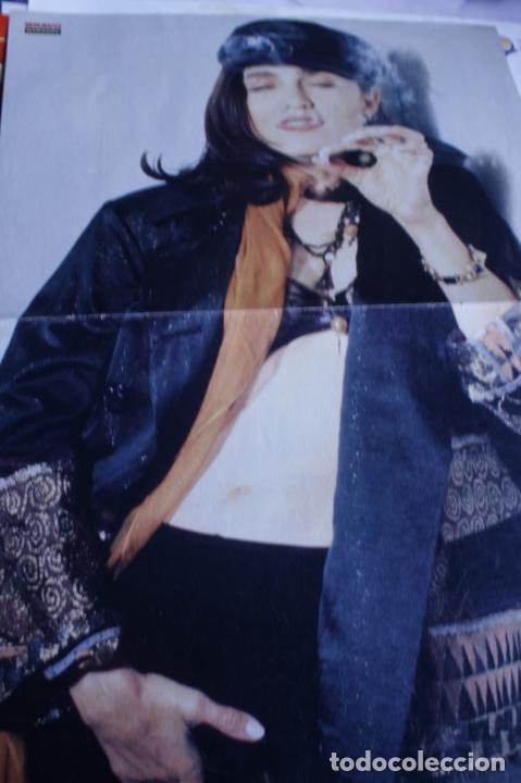 Coleccionismo de Revistas y Peri&oacute;dicos: MADONNA POSTER REVISTA BRAVO 28 CMS x 40 CMS