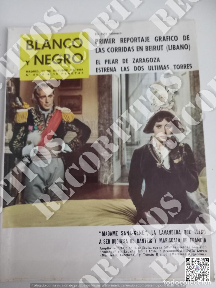 Coleccionismo de Revistas y Peri&oacute;dicos: RECORTE PORTADA SOFIA LOREN MADAME SANS GENE