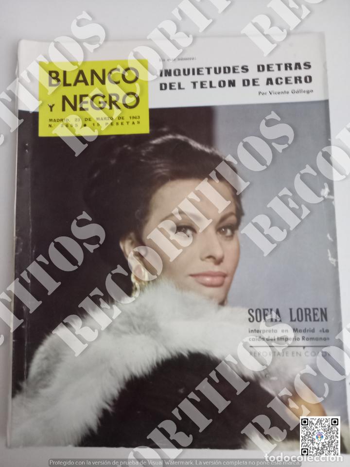 Coleccionismo de Revistas y Peri&oacute;dicos: RECORTE PORTADA DE SOFIA LOREN