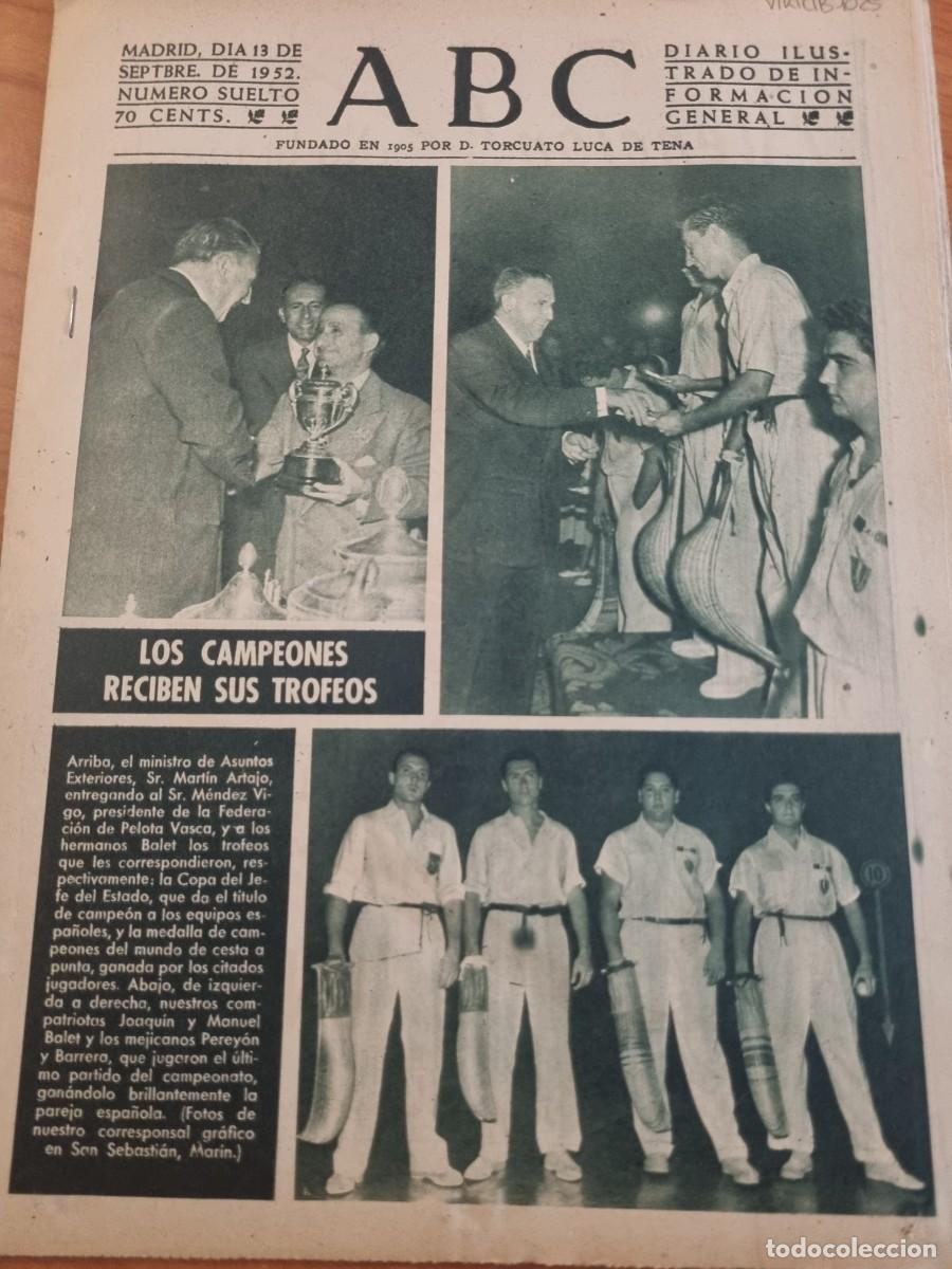 Coleccionismo de Revistas y Peri&oacute;dicos: ABC. MADRID, 13 SEPTIEMBRE 1952. N&deg; 14517. LOS CAMPEONES RECIBEN SUS TROFEOS. LEER.