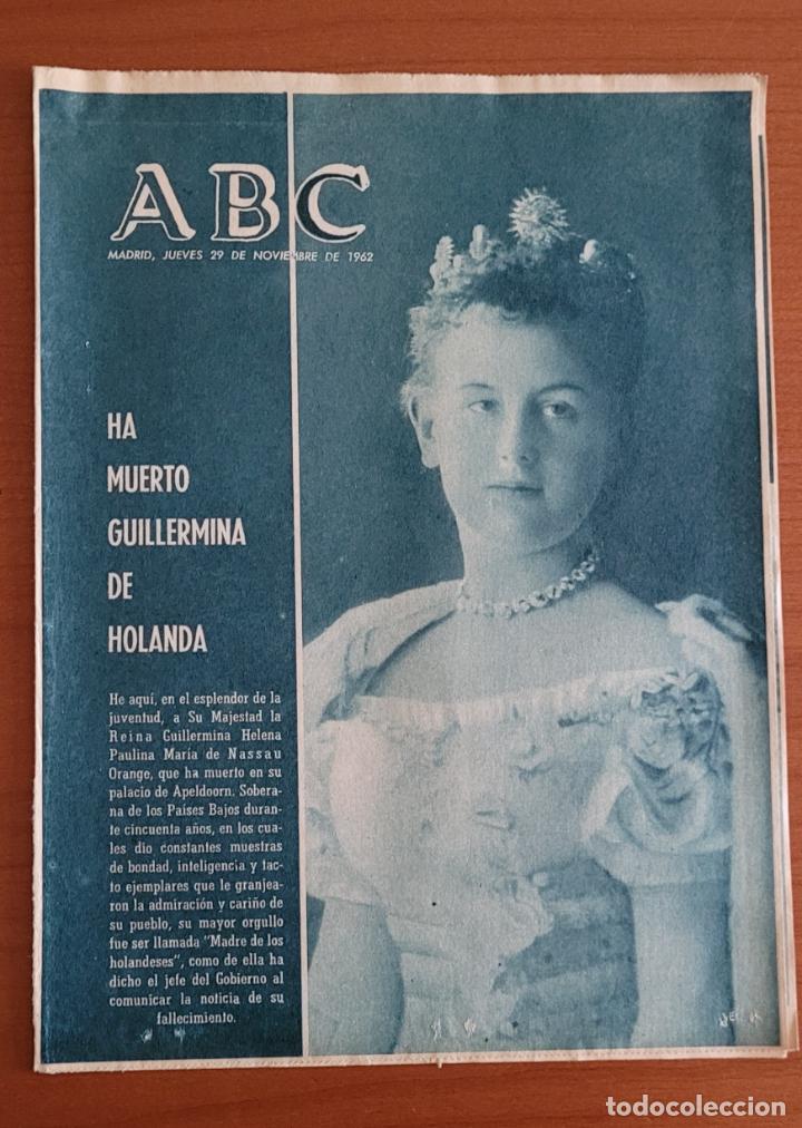 Coleccionismo de Revistas y Peri&oacute;dicos: Recortes ABC 29-11-62 Fallecimiento de la reina Guillermina de Holanda