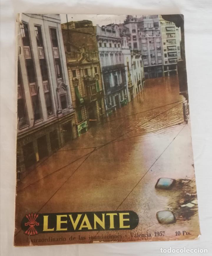 Coleccionismo de revistas y peri&oacute;dicos: ANTIGUA REVISTA / OLD MAGAZINE: LEVANTE ESPECIAL INUNDACIONES VALENCIA 1957