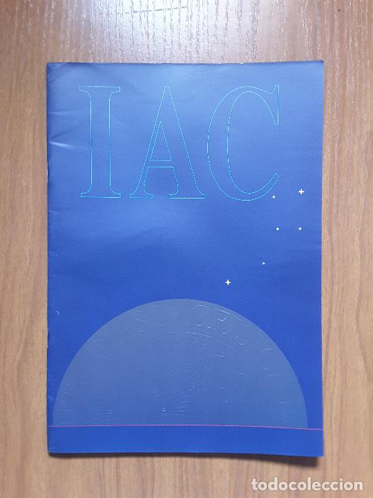 Collectionnisme de Revues et Journaux: IAC Folleto informativo sobre el observatorio astron&oacute;mico. En espa&ntilde;ol e ingl&eacute;s.