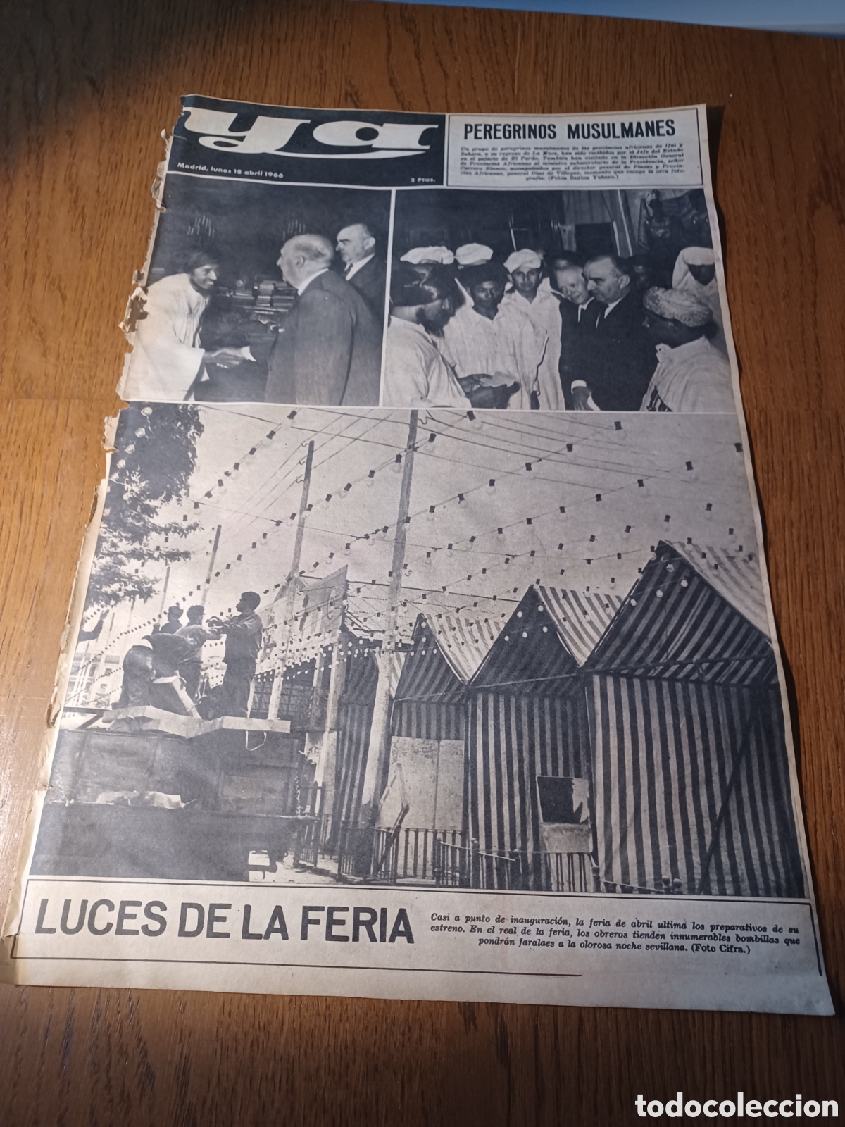 Colecionismo de Revistas e Jornais: PEREGRINOS MUSULMANES CON FRANCO. FERIA DE SEVILLA. A&Ntilde;O 1966. HOJA PORTADA YA . 43 X 28 CM