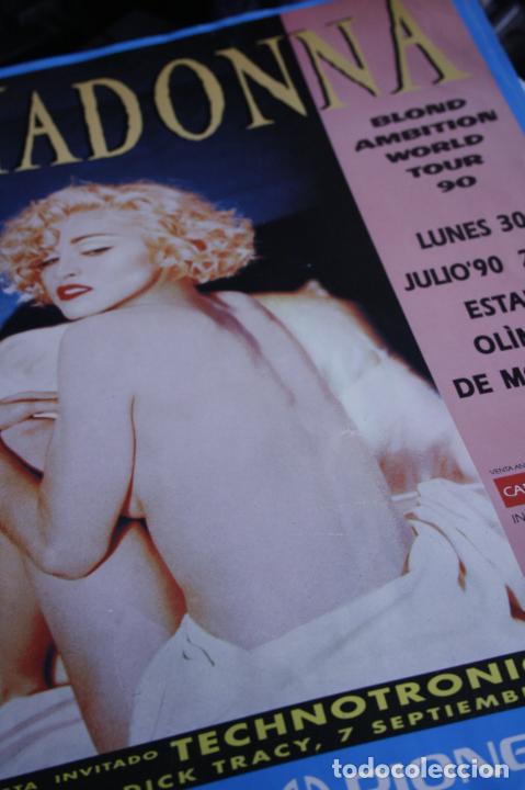 Collection Magazines and Newspapers: poster original MADONNA 28 x 39 CMS BLOND AMBITION WORLD TOUR 1990