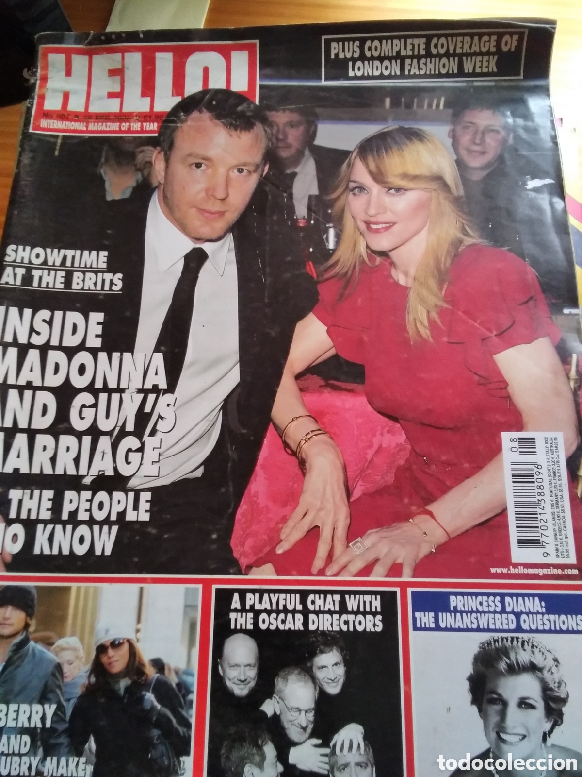 Coleccionismo de Revistas y Peri&oacute;dicos: Hello revista inglesa de actualidad 24-10-2006 Madonna