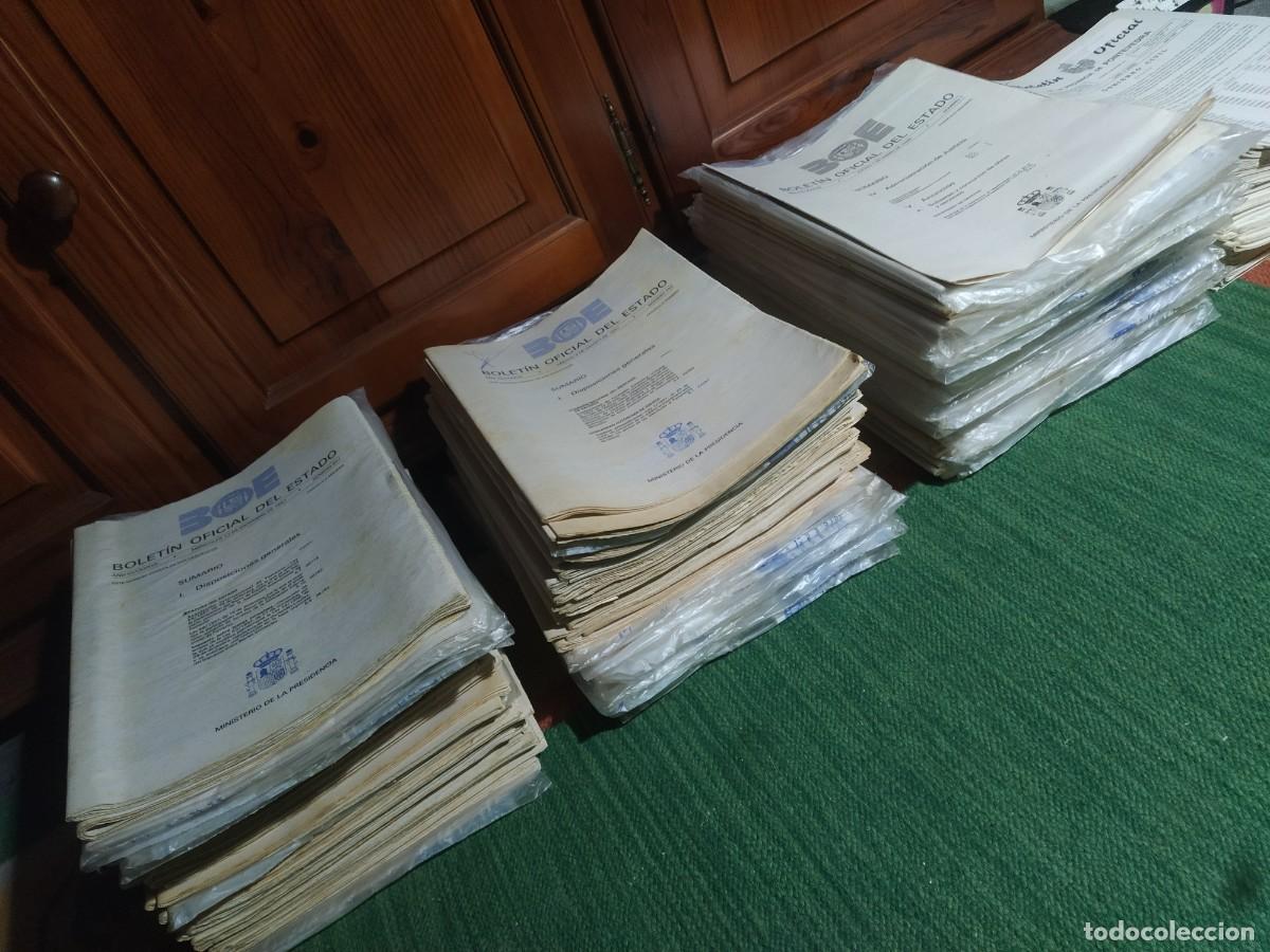Coleccionismo de revistas y peri&oacute;dicos: BOE.. lote 105 revistas .1997 / 1998...Bolet&iacute;n oficial del estado.. ministerio de la presidencia