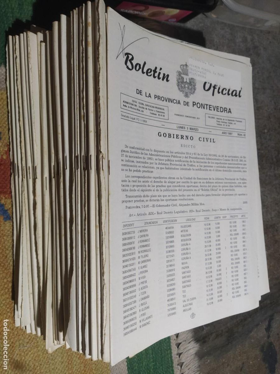 Collectionnisme de Revues et Journaux: Bolet&iacute;n oficial de la provincia de Pontevedra..lote 44 revistas oficiales..1997. gobierno civil..