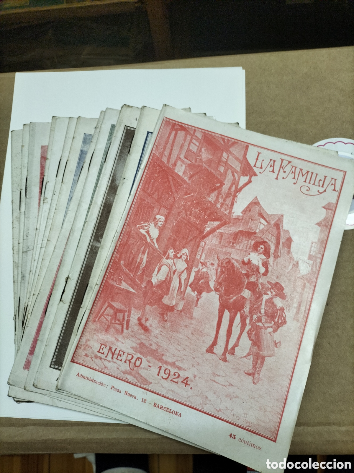 Coleccionismo de Revistas y Peri&oacute;dicos: La Gran Familia. Lote de 12 revistas. 1924. A&ntilde;o Completo.