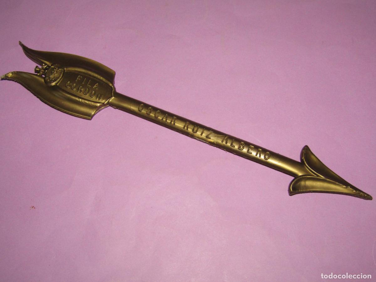 Collection Magazines and Newspapers: Antigua Flecha SAN JORDIET A&ntilde;o 1985 con OSCAR RUIZ ALBERO de Fila CORDON Moros y Cristianos en Alcoy