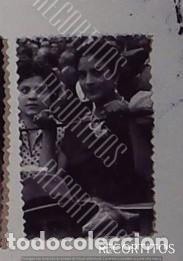 Coleccionismo de revistas y peri&oacute;dicos: LOLA FLORES EN LA FERIA DE SEVILLA