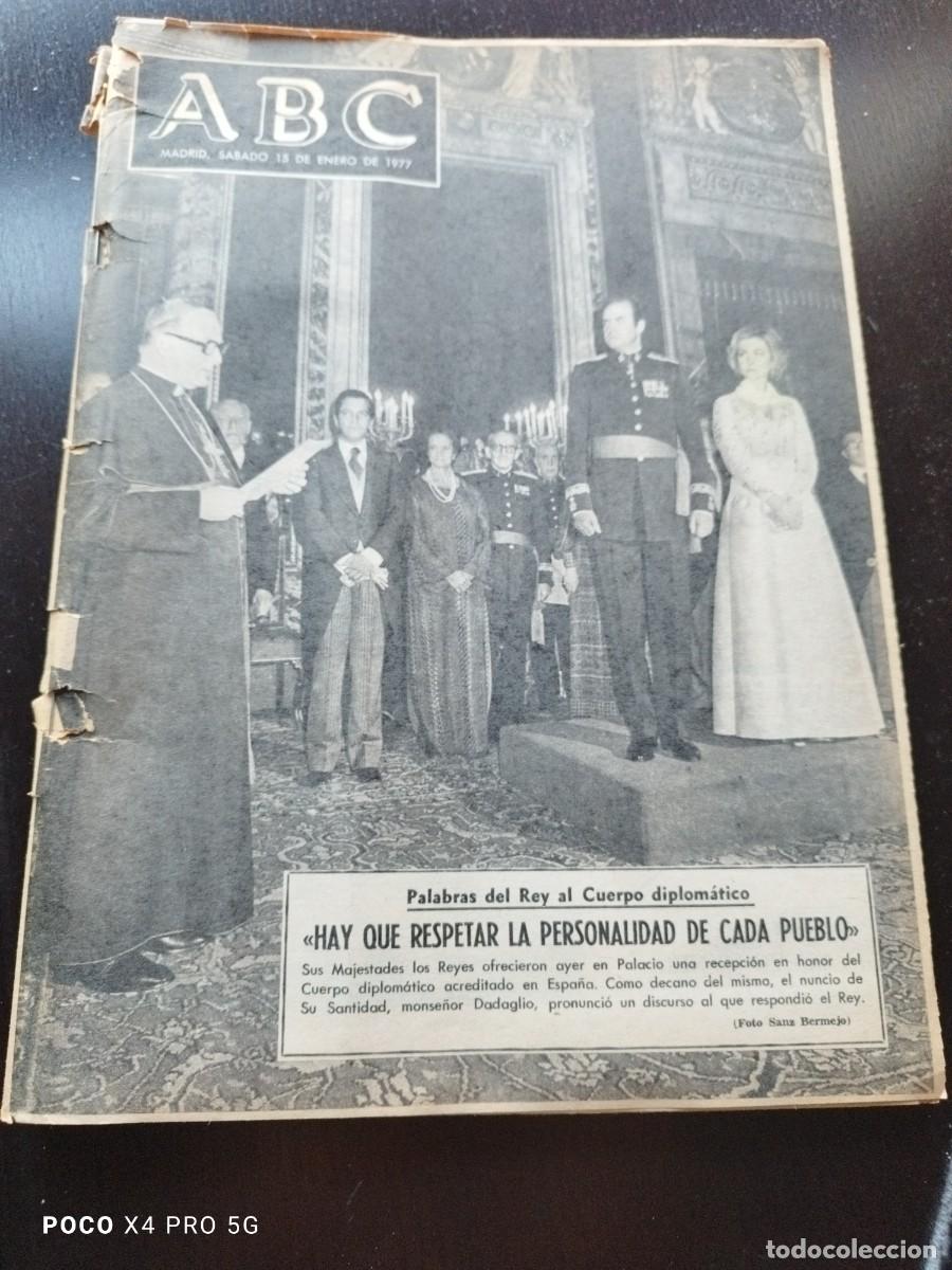 Coleccionismo de Revistas y Peri&oacute;dicos: PERIODICO ABC: 15-1-1977 / PALABRAS DEL REY AL CUERPO DIPLOMATICO + SUPLEMENTO