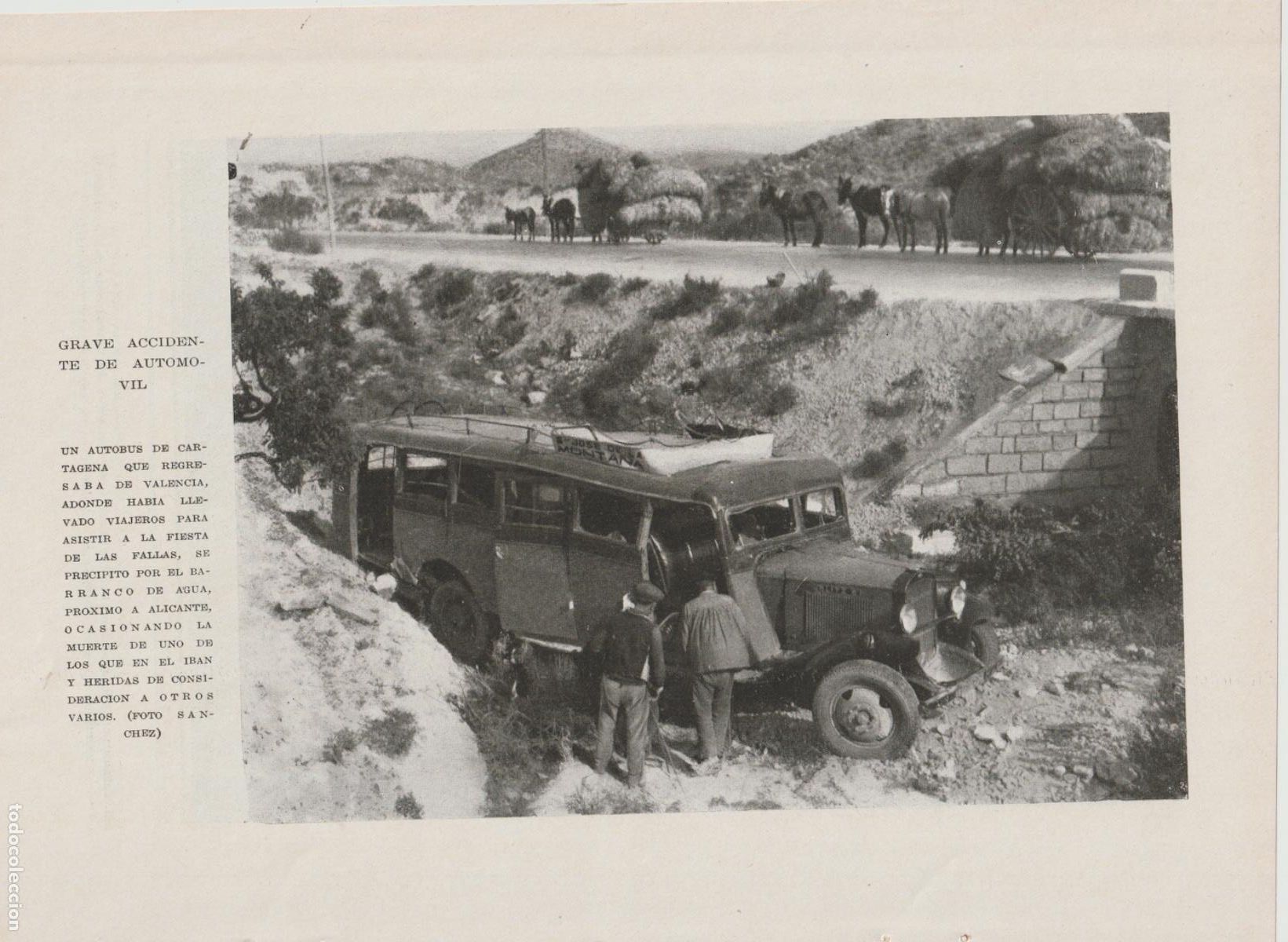 Coleccionismo de Revistas y Peri&oacute;dicos: Accidente cercan&iacute;as de Alicante, autobus de Cartagena que regresaba de las fallas de Valencia - 1935