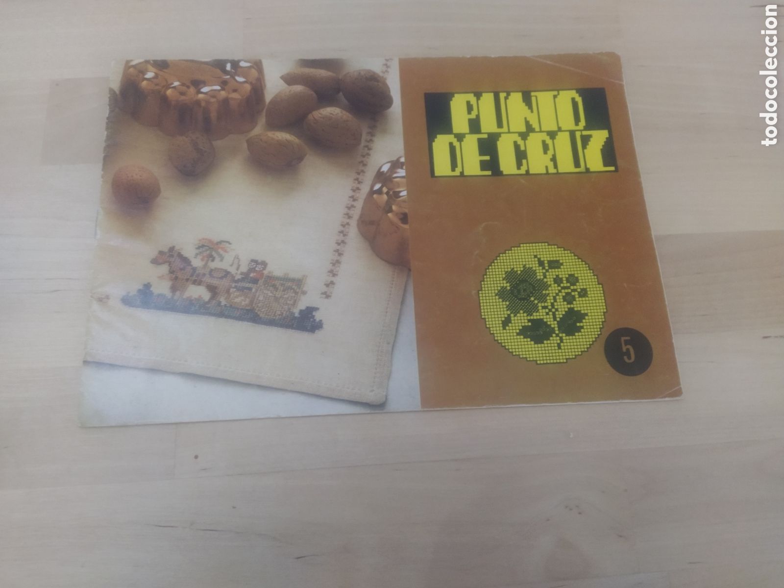Collection Magazines and Newspapers: REVISTA PUNTO DE CRUZ N&deg;5