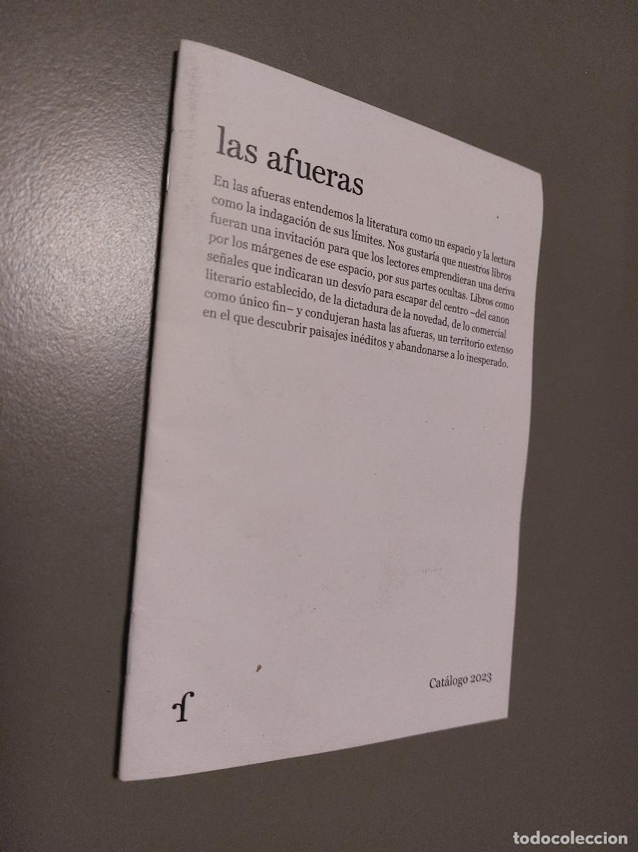 Coleccionismo de revistas y peri&oacute;dicos: LAS AFUERAS. CAT&Aacute;LOGO DE LA EDITORIAL DE 2023. GRAPA. BUEN ESTADO. PEQUE&Ntilde;O FORMATO. E1 4