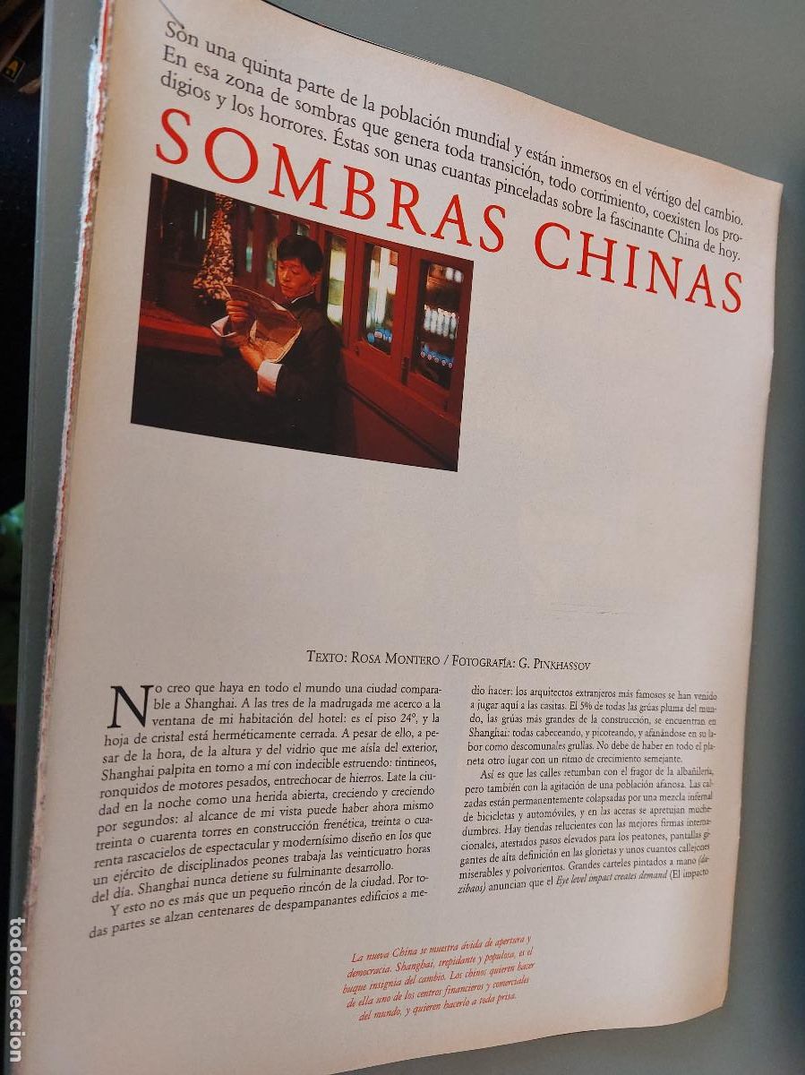 Collectionnisme de Revues et Journaux: SOMBRAS CHINAS. SOBRE CHINA. ROSA MONTERO. 8 P&Aacute;GINAS. EXTRAIDO DE UNA REVISTA. BUEN ESTADO.