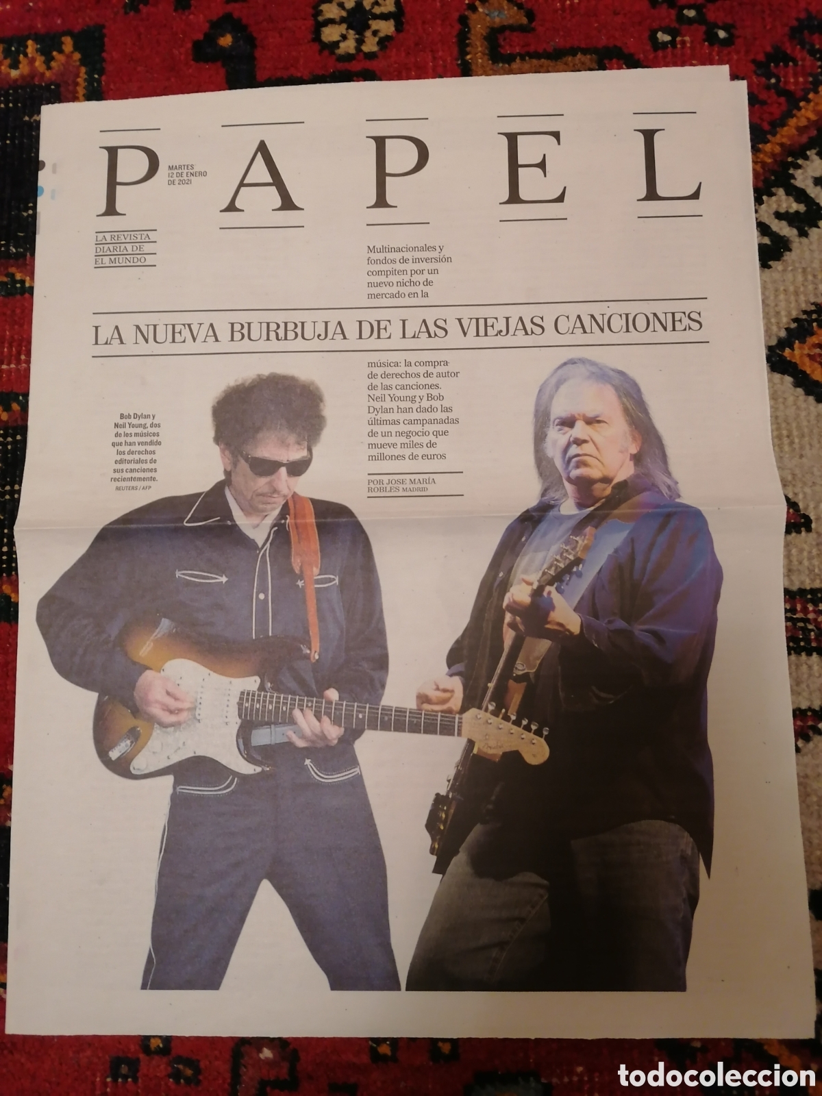 Coleccionismo de Revistas y Peri&oacute;dicos: Diario El Mundo, Espa&ntilde;a. La Nueva Burbuja De Las Viejas Canciones. Bob Dylan, Neil Young.Leer